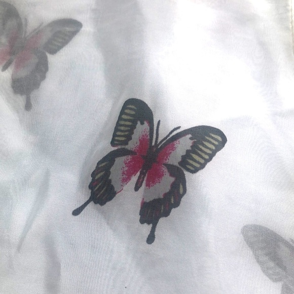 Lola Made in Italy White Butterfly Print Sheer Blouse Size Medium - Picture 12 of 16